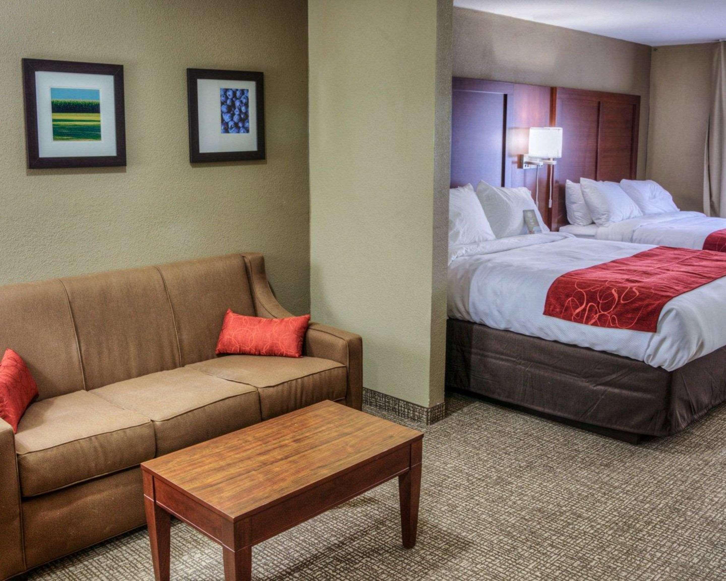 Comfort Suites Plymouth Near Us-30 Exterior foto